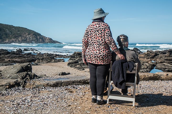 Wieloaspektowa opieka nad seniorami, realizowana w agencji CareWork